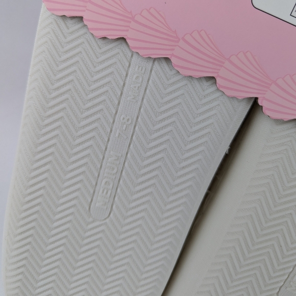 Hearts Slippers Sherpa Upper Fleece Memory Foam Slip On Ivory Pink M (7/8) NWT - Picture 11 of 12